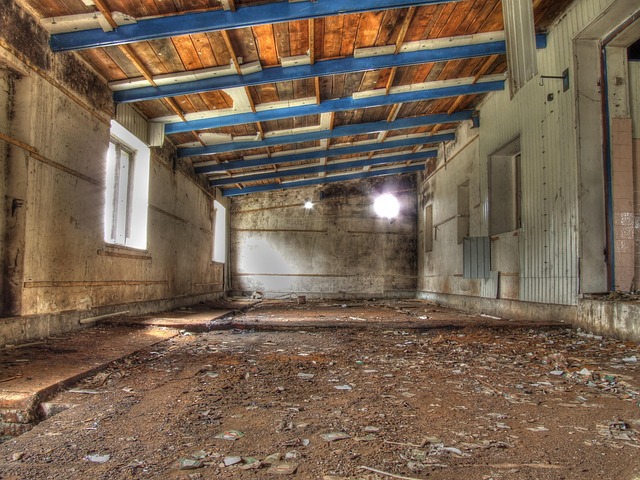 metallic-epoxy-garage-floor-640x480-11715892.jpeg